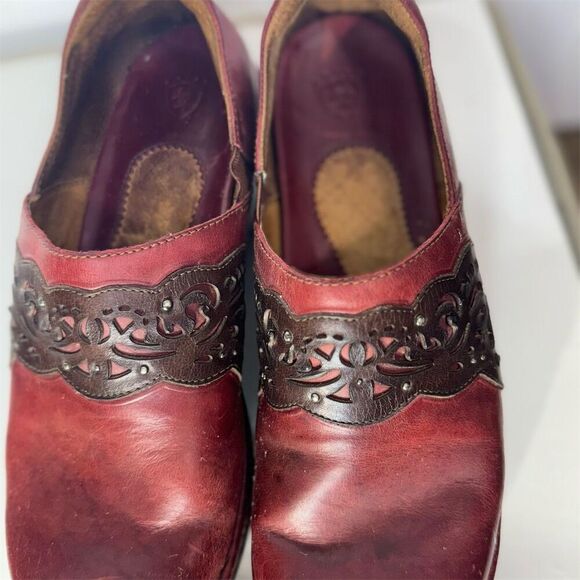 Ariat Red Leather Embroidered Western Clogs Size 9.5B Boho Cowgirl Mule Shoes - Picture 7 of 10